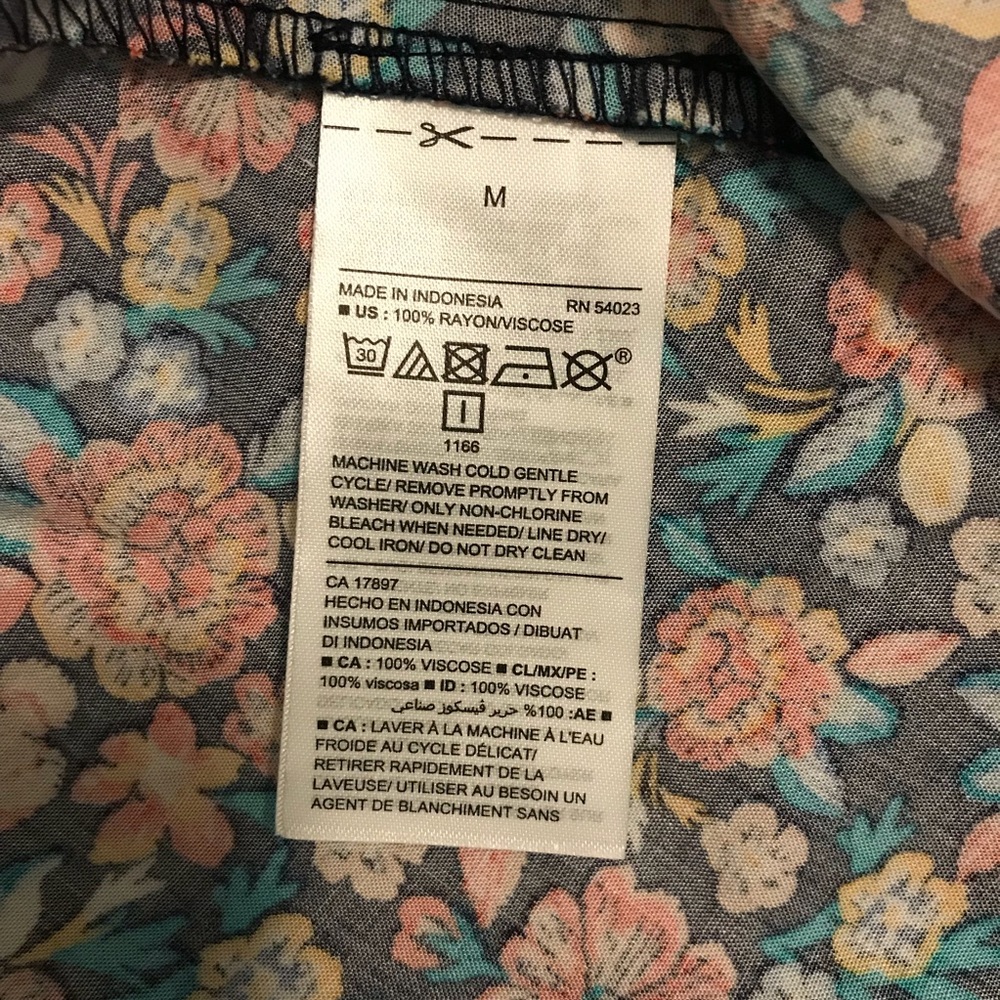 Old Navy Floral Dress - Picture 4 of 8